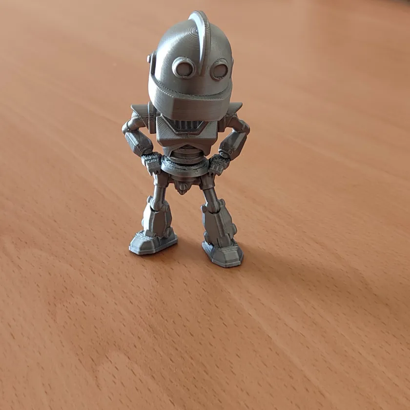 Gigante de Hierro - 10 cm