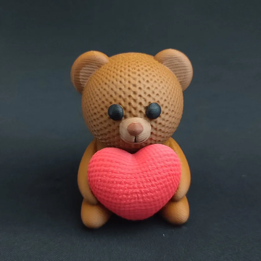 Oso con corazon tejido - 8 cm